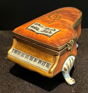 lot 73 image: Limoges France Rochard Peint Main Grand Piano