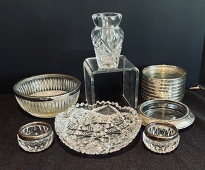 lot 79 image: Crystal and Clear Glass Grouping