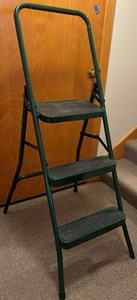 lot 190 image: Green Metal Step Ladder by Meco Greenville, TN