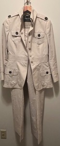 lot 105 image: Stunning Monique Lhuillier Pant Suit in Tan  Cream with Black Belt