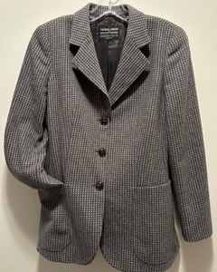 lot 70 image: Giorgio Armani Blazer  Bergdorf Goodman Exclusive Edition