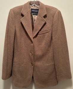 lot 84 image: Giorgio Armani Classic Cashmere Jacket  Blazer in Camel Brown