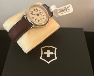 lot 89 image: Brand New - Swiss Army Watch with White Dial and Brown Leather Straps  Victorinox  Large