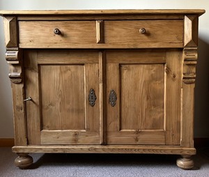 lot 6 image: Gorgeous Small Antique Pine Cupboard  Dresser (Circa 1915)