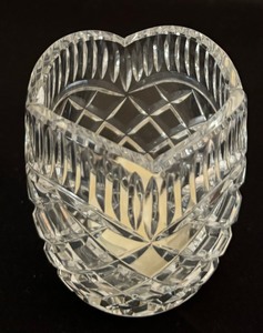 lot 63 image: J.B. Hudson Jewelers Scalloped 1 Count Votive Candle