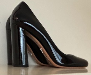 lot 19 image: Prada Brown Heels