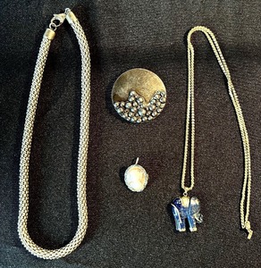 lot 123 image: Beautiful Vintage Jewelry including Large Blue Lapis Elephant