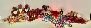 lot 162 image: Fun lot of Christmas Tree Decorations and Lights