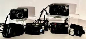 lot 164 image: Lot of Vintage Cameras and Kinetic Flash