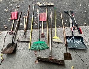 lot 180 image: Long handled Tools. Shovels, Hand Saw and More