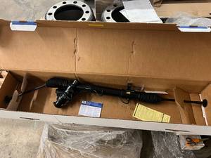 lot 19 image: OEM Remanufactured Rack and Pinion 22-157