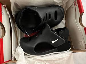 lot 38 image: Nike Sunray Protect - Size 7C