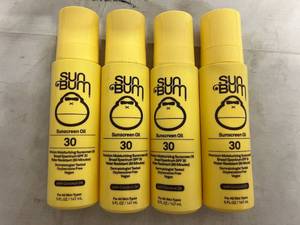 lot 56 image: 4 Bottles of Sun Bum SPF 30 Sunscreen Oil