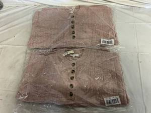 lot 62 image: 2 Madewell Donegal Bay Knitted Sweaters - S
