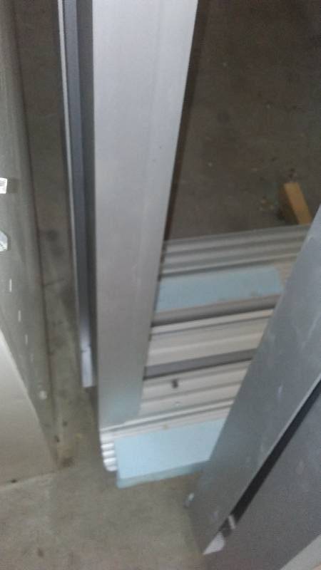 lot 3 image: Aluminum Alloy White Board Frames (5)