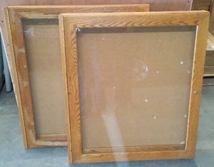 lot 4 image: Locking Wood and Glass Display (2)