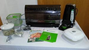 lot 724 image: Food Saver Vacuum Sealer and Accessories.