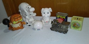 lot 748 image: Vintage Coin Piggy Banks (7)
