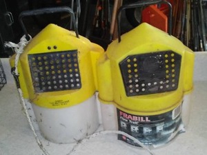 lot 71 image: Flow-Troll, Cosom Live Bait Buckets (2)