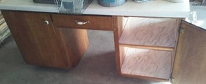 lot 80 image: Vanity 