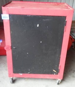 lot 112 image: Rolling Metal Cabinet. 18 In. W X 11 In. D X 25 In. T.