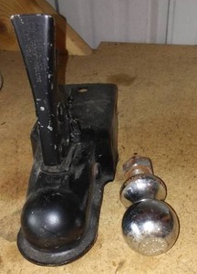lot 105 image: 1-78 In.  Straight, Tongue Coupler And Ball.
