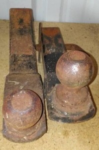 lot 103 image: Trailer Hitch Mount (2) 2 In.