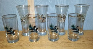 lot 118 image: Set of 8 Decorative Glasses with Waterfowl and Loon Designs. Jerry Raedeke