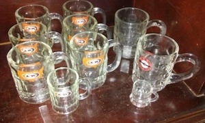 lot 133 image: Set of 8 Vintage A&W Root Beer Glass Mugs and More.