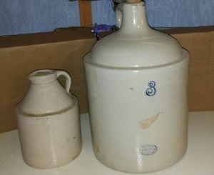 lot 134 image: Vintage Red Wing 3-gallon JUG no hairlines or cracks