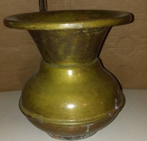 lot 137 image: Vintage Brass Spittoon