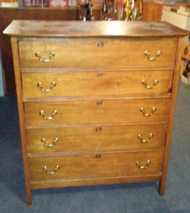 lot 147 image: Vintage Tall 5-Drawer Oak Chest of Drawers