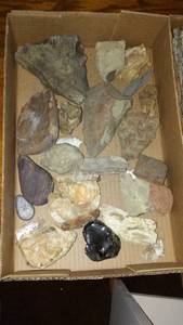 lot 160 image: Collection of Unique Geology Specimens and Rocks