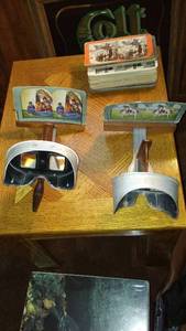 lot 165 image: Vintage Stereoscope (2) with Collection of Stereoview Cards