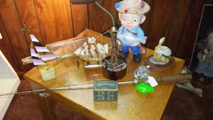 lot 171 image: Collection of Vintage Fishing and Nautical Decorative Items