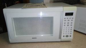 lot 228 image: Kenmore Microwave Oven Model 721.63252300 with User Manual