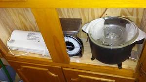 lot 247 image: Collection of Kitchen Appliances FoodSaver, Scale, and Fryer