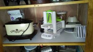 lot 255 image: Vintage Kitchen Appliances Lot - Cookie Press, Electric Roaster, Slicer, and Blender