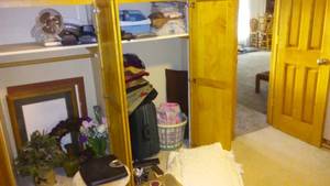 lot 274 image: Collection of Household Items Including Decor, Chenille, and Much More.