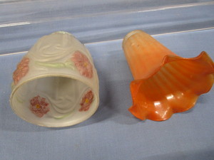 lot 20 image: Pair Lamp Shades