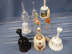 lot 28 image: Bells, Fenton, Danbury Mint