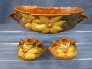 lot 34 image: Roseville Clematis Holders & Bowl - Chipped