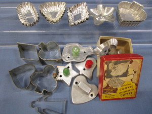 lot 37 image: Vintage Cookie Cutters