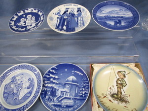 lot 38 image: Sweden, Norway & Hummel Plates