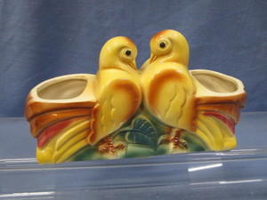 lot 52 image: Vintage Lovebirds Planter