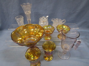 lot 66 image: Carnival Glass Pieces