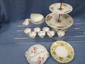 lot 73 image: China, Tiered & Salts