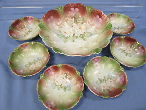 lot 89 image: Antique Berry Set