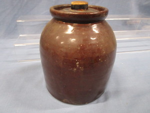 lot 103 image: Antique crockery Jar