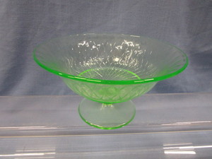 lot 105 image: Green Vaseline Compote